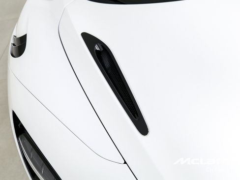 Used 2024 McLaren 750S Spider RWD image 29