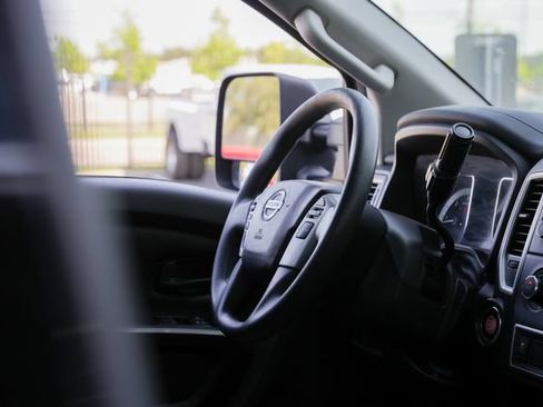 Used 2017 Nissan Titan S RWD image 36