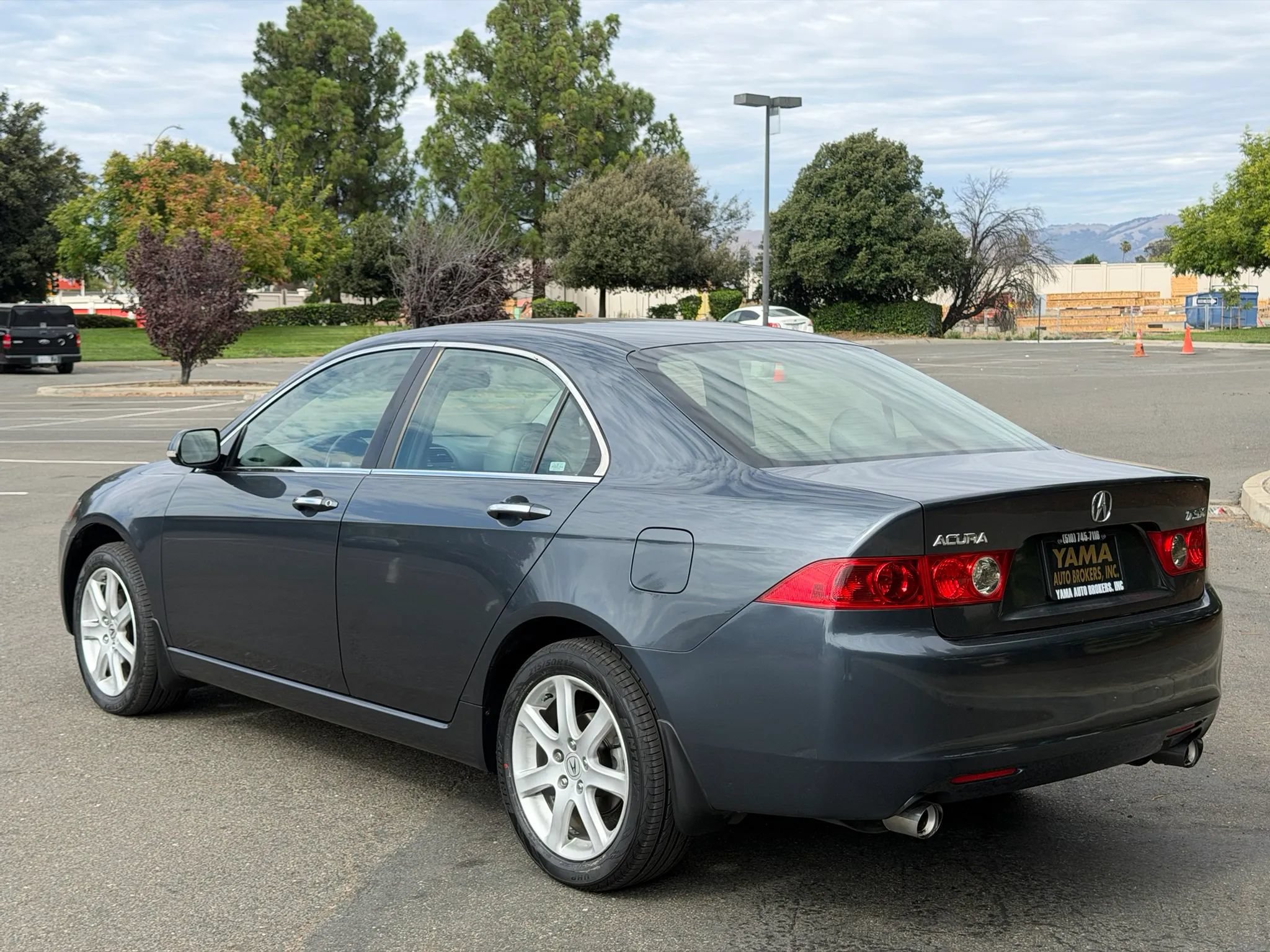 Used 2004 Acura TSX FWD image 3