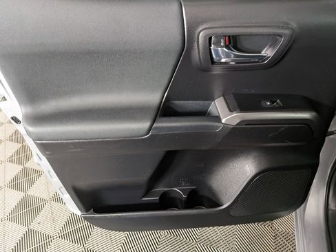 Used 2021 Toyota Tacoma TRD Off-Road image 28