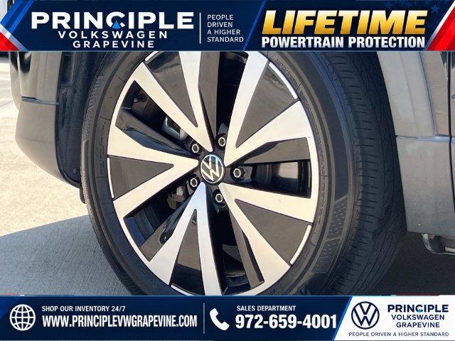 Used 2022 Volkswagen Taos SE FWD image 6