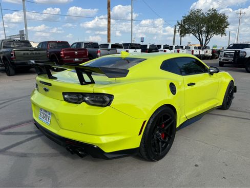 Used 2019 Chevrolet Camaro ZL1 RWD image 3