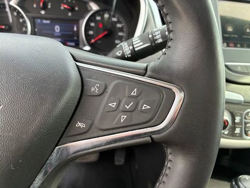 Used 2019 Chevrolet Equinox LT w/ Driver Convenience Package image 25