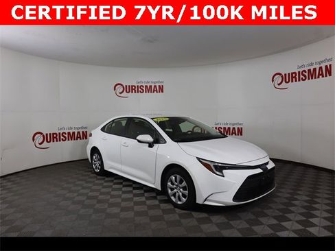 Used 2025 Toyota Corolla LE image 8
