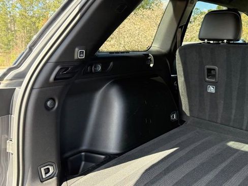 Used 2024 Jeep Grand Cherokee Limited image 29