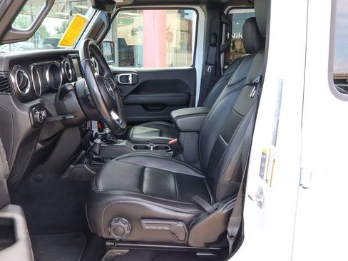 Used 2021 Jeep Wrangler Unlimited Sahara image 7