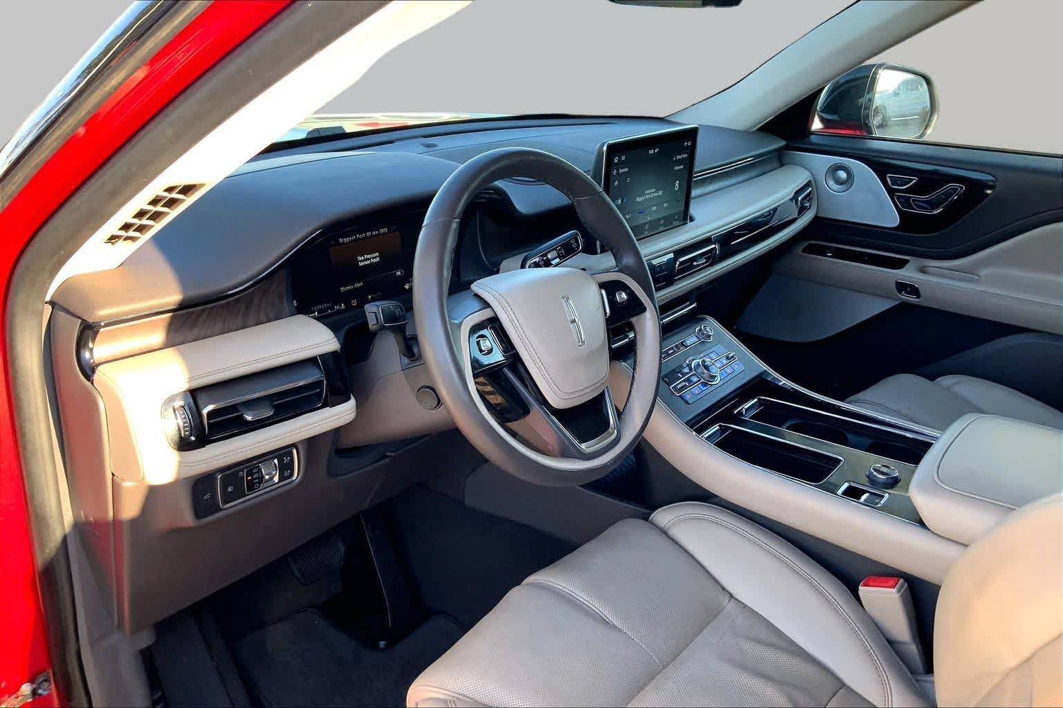 Used 2020 Lincoln Aviator Reserve w/ Equipment Group 201A RWD image 18
