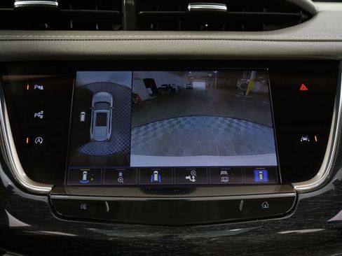 Used 2023 Cadillac XT6 Premium Luxury w/ Technology Package AWD/4WD image 31