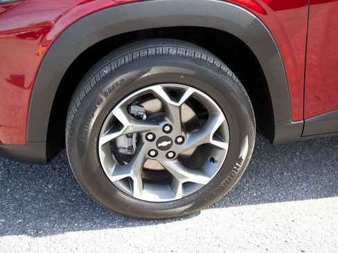 Certified 2024 Chevrolet Trax LT image 9