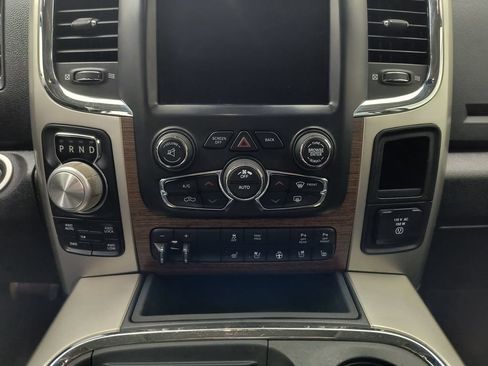 Used 2018 RAM 1500 Laramie w/ Convenience Group AWD/4WD image 18