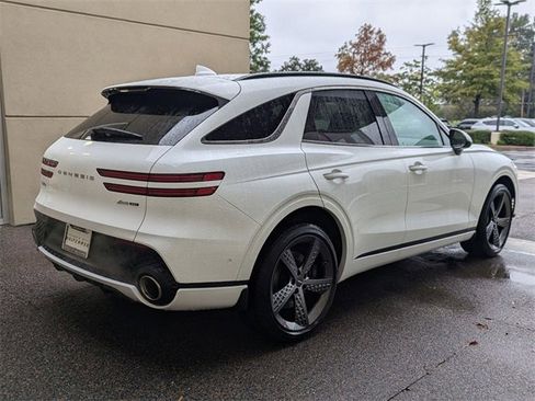 Used 2025 Genesis GV70 3.5T Sport w/ Sport Prestige Package image 3