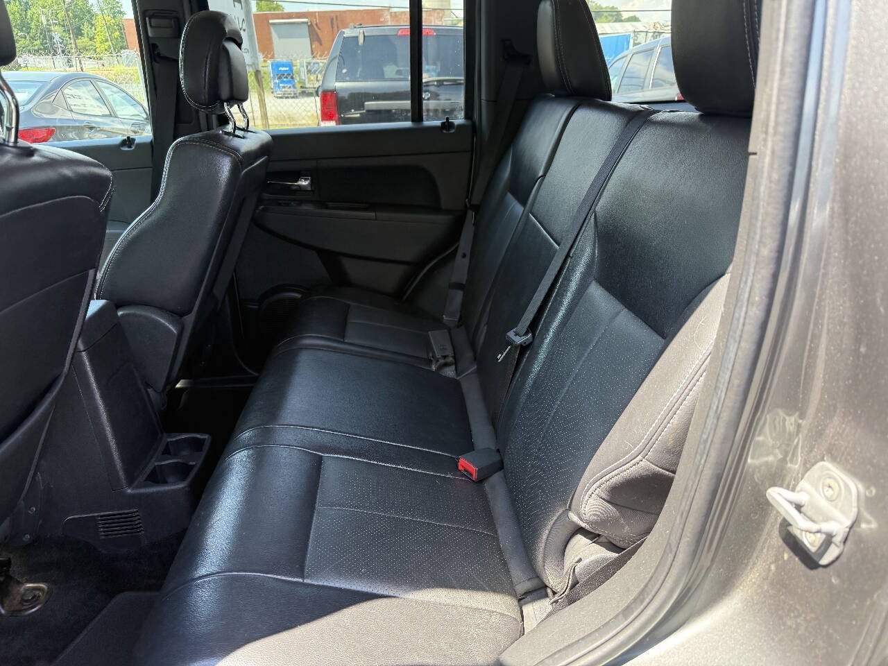 Used 2012 Jeep Liberty Sport AWD/4WD image 17