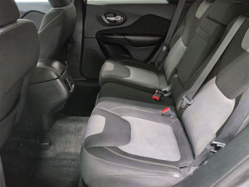 Used 2014 Jeep Cherokee Latitude w/ Cold Weather Group image 20