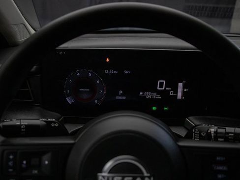 Used 2025 Nissan Kicks S image 31