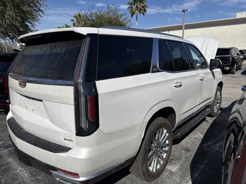 Used 2024 Cadillac Escalade Premium Luxury image 3