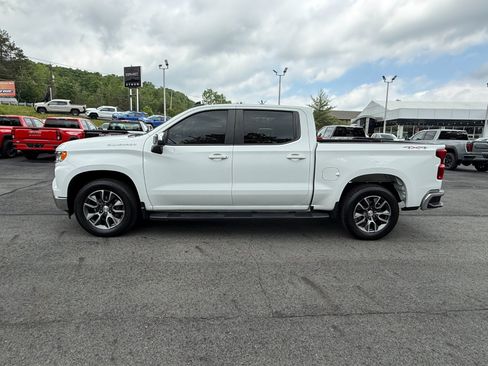 Used 2023 Chevrolet Silverado 1500 LT AWD/4WD image 2