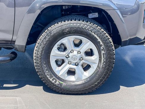 Used 2019 Toyota 4Runner TRD Off-Road Premium AWD/4WD image 9