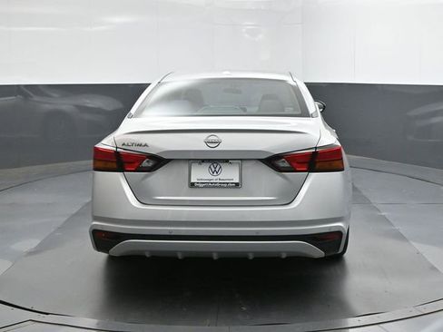 Used 2025 Nissan Altima 2.5 SV image 5
