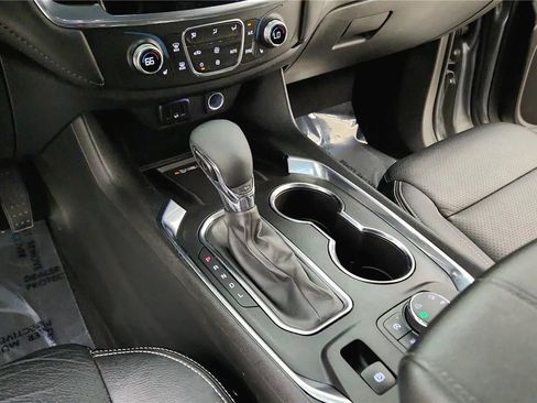 Used 2023 Chevrolet Traverse LT w/ Midnight/Sport Edition image 35