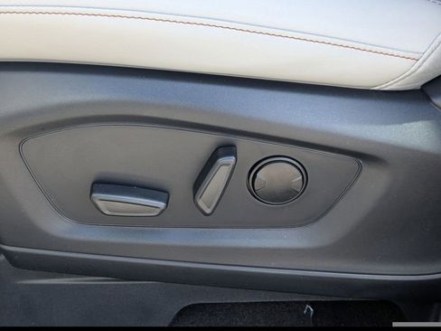 New 2026 Ford Explorer Active w/ Active Comfort Package image 21