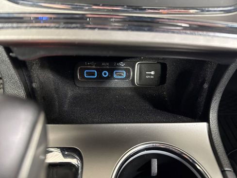 Used 2018 Jeep Grand Cherokee Limited image 28