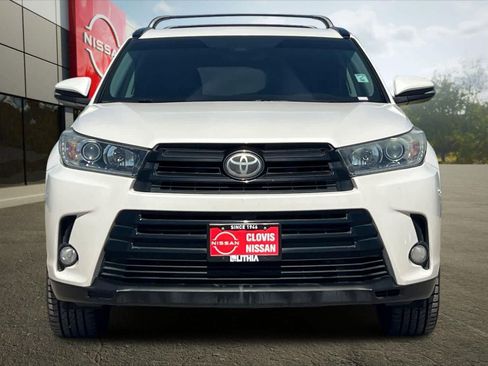 Used 2018 Toyota Highlander SE FWD image 11