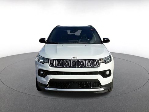 Used 2025 Jeep Compass Limited image 4