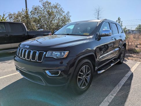 Used 2017 Jeep Grand Cherokee Limited image 4