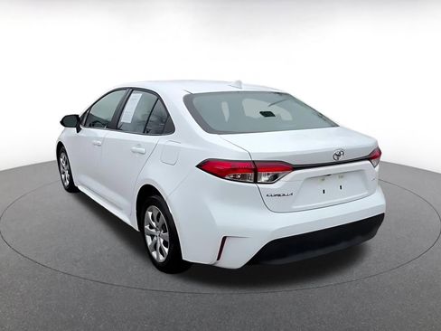 Used 2025 Toyota Corolla LE image 11
