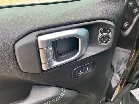 Certified 2019 Jeep Wrangler Unlimited Sahara AWD/4WD image 12