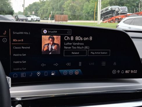 Certified 2024 Cadillac Lyriq Luxury AWD/4WD image 29