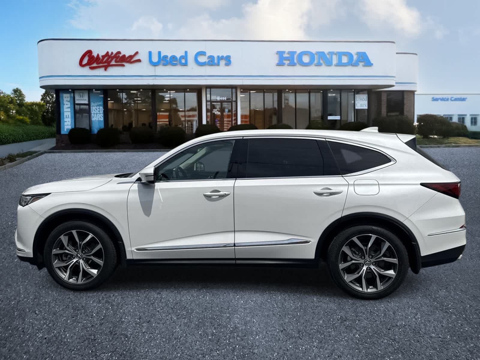 Used 2024 Acura MDX w/ Technology Package AWD/4WD image 2