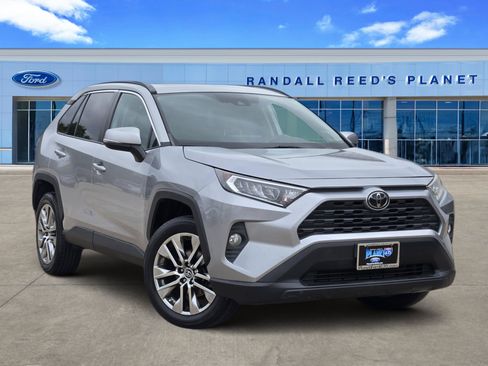 Used 2019 Toyota RAV4 XLE Premium w/ Cold Weather Package FWD image 1