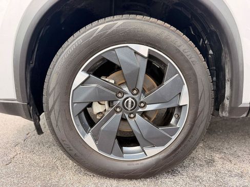 Used 2025 Nissan Rogue SV AWD/4WD image 32