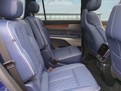 Certified 2026 Cadillac Vistiq Premium Luxury AWD/4WD image 29
