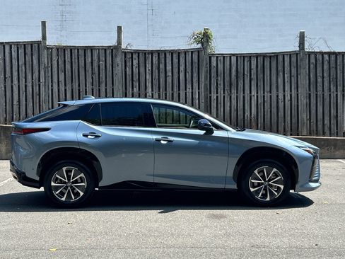 Used 2025 Lexus RZ 450e w/ Technology Package AWD/4WD image 8