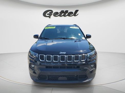 Used 2024 Jeep Compass Latitude AWD/4WD image 8