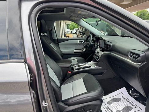 Used 2023 Ford Explorer XLT w/ Equipment Group 202A AWD/4WD image 20