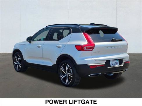 Used 2019 Volvo XC40 T5 R-Design AWD/4WD image 3