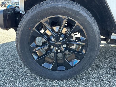 Used 2023 Jeep Wrangler Sahara w/ Cold Weather Group image 7