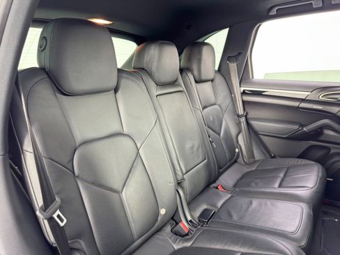 Used 2014 Porsche Cayenne image 35
