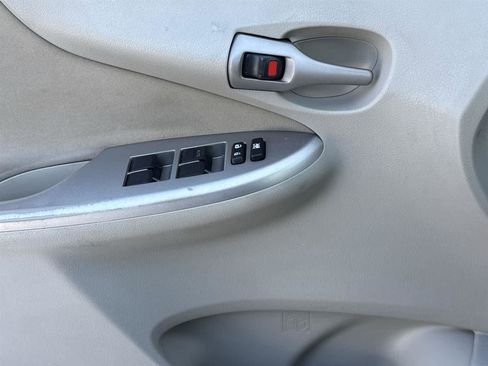 Used 2011 Toyota Corolla LE image 18