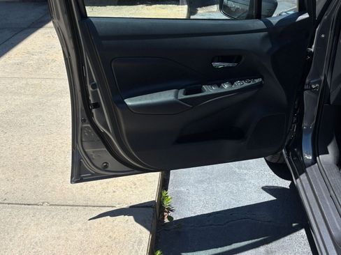 Used 2025 Nissan Versa SV FWD image 18