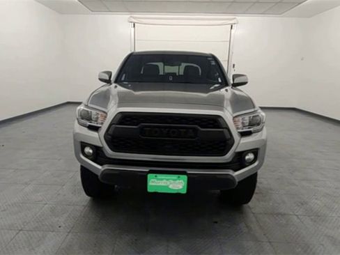 Used 2023 Toyota Tacoma TRD Off-Road image 3