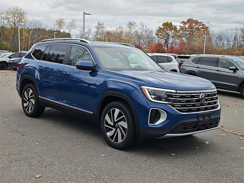 New 2025 Volkswagen Atlas SEL image 2