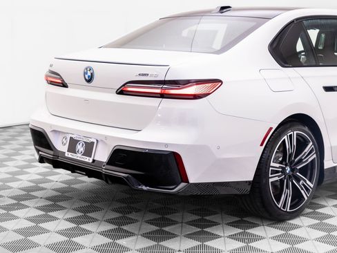 New 2026 BMW i7 xDrive60 w/ Executive Package image 38