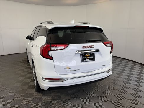 Used 2023 GMC Terrain Denali image 8