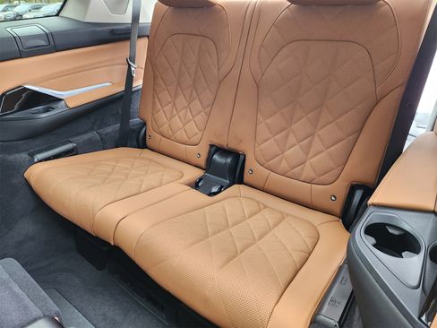 Used 2026 BMW X7 xDrive40i image 31