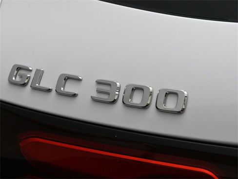 New 2026 Mercedes-Benz GLC 300 image 24