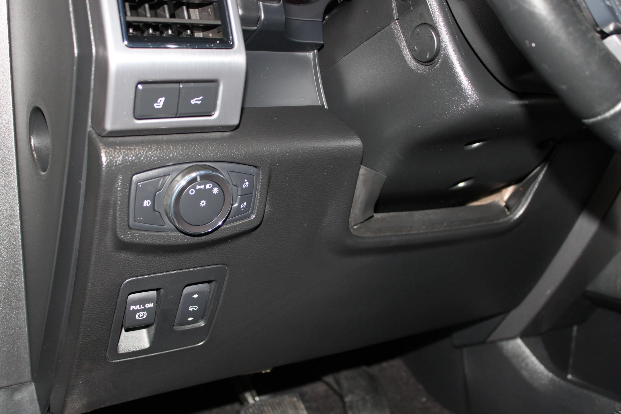 Used 2020 Ford Expedition Platinum RWD image 25